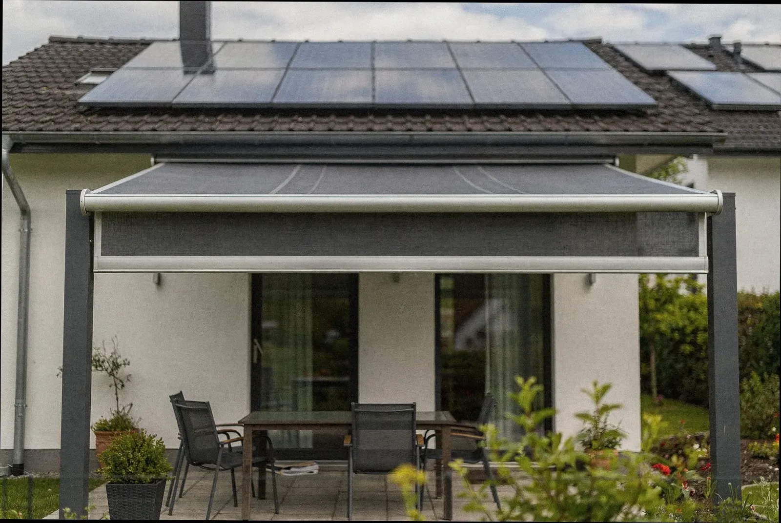 Detail einer Alu-Terrassenüberdachung in Bielefeld